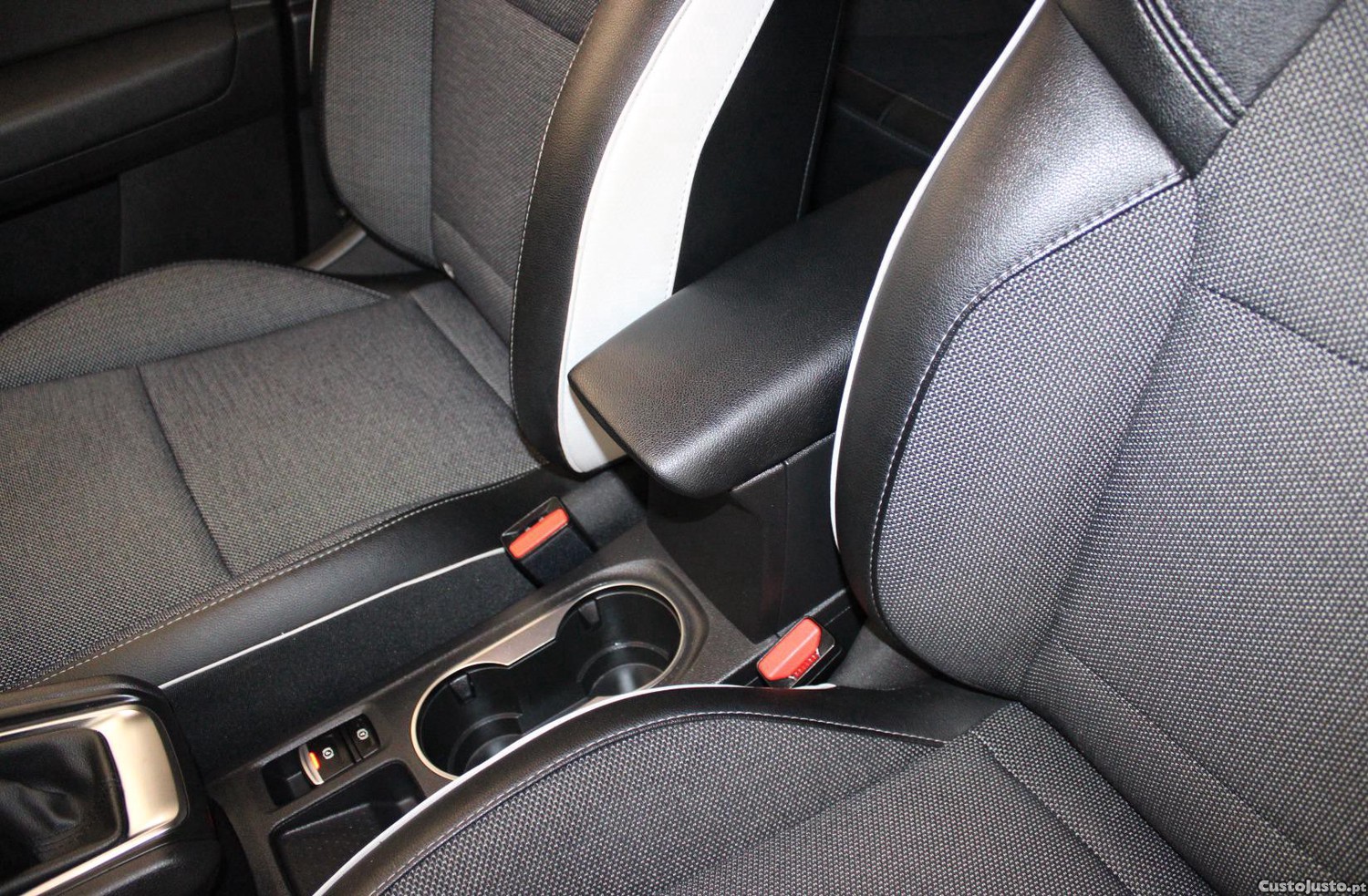 Renault Captur 1.0 TCE TECHNO — fotografia 9