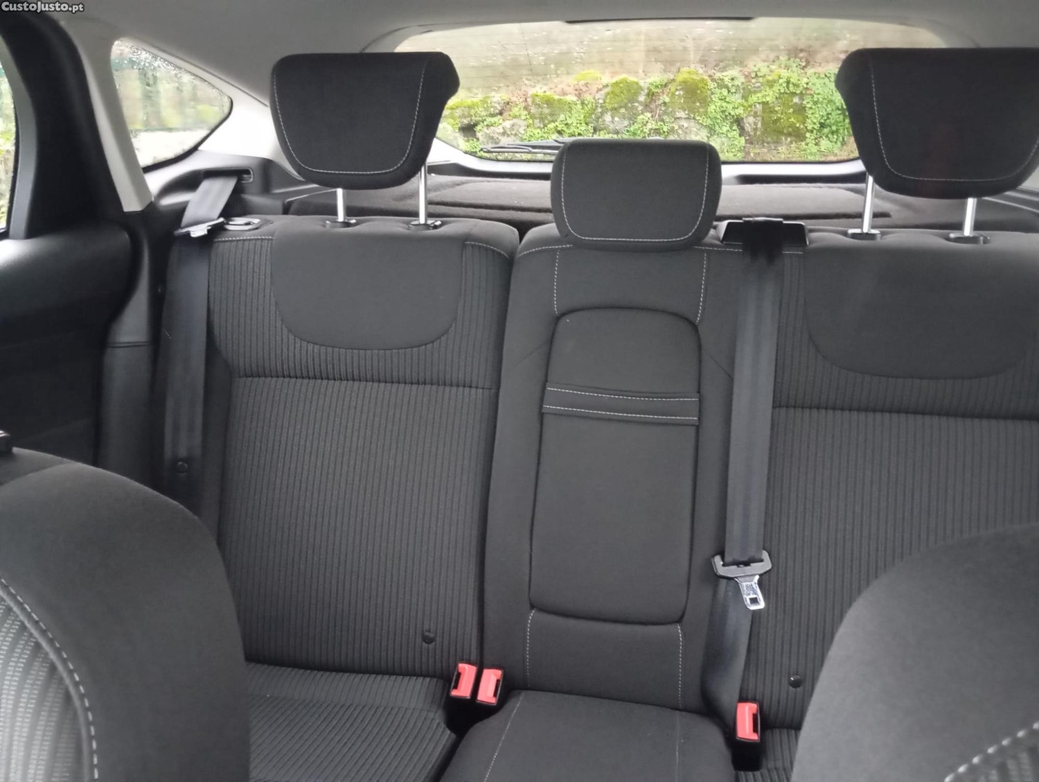Ford Focus 1.0i 100cv 5 Portas — fotografia 6