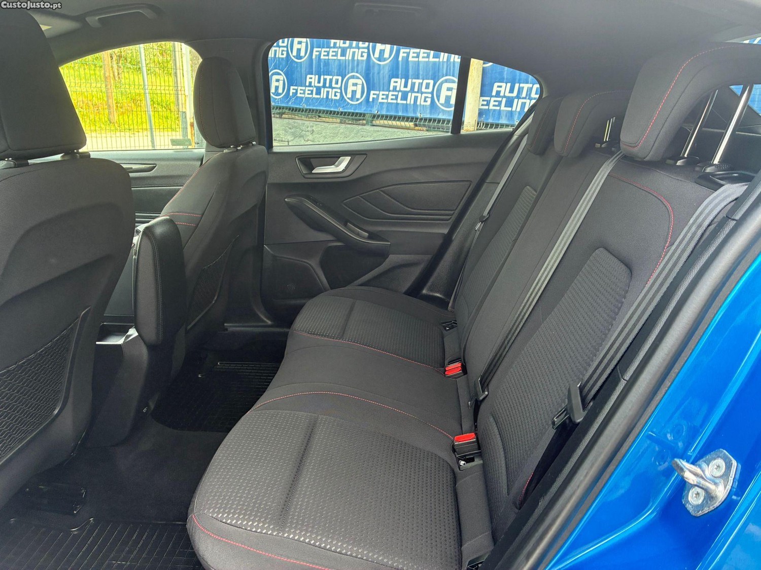 Ford Focus 1.0 EcoBoost Mild-Hybrid ST-Line X — fotografia 5