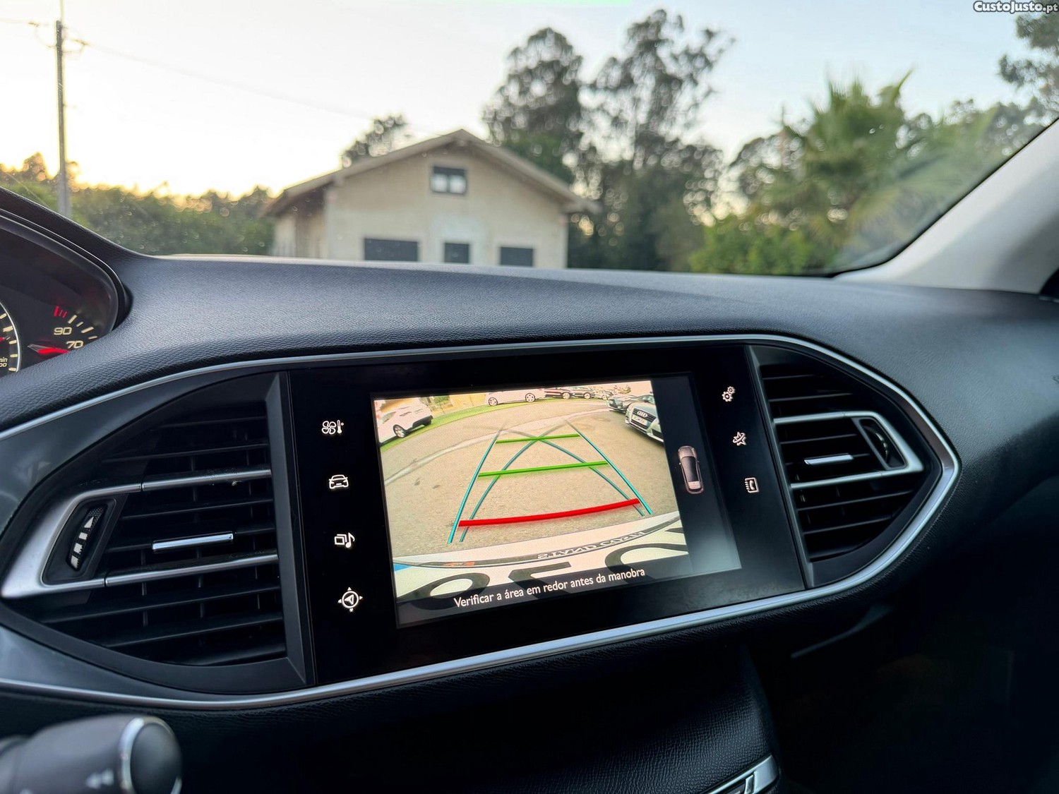 Peugeot 308 1.6 e-HDi Allure — fotografia 16