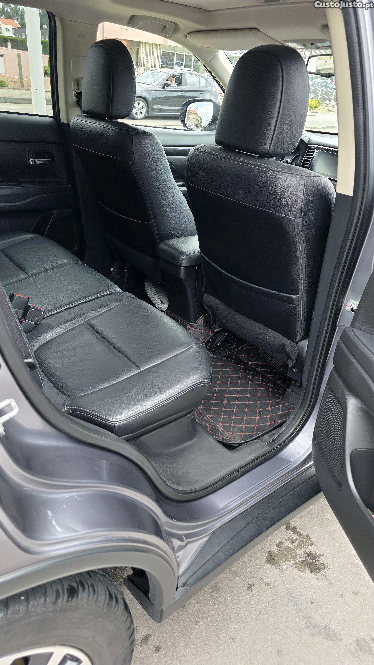 Mitsubishi Outlander 2.2 DI-D 7 Lugares (Nacional) — fotografia 5