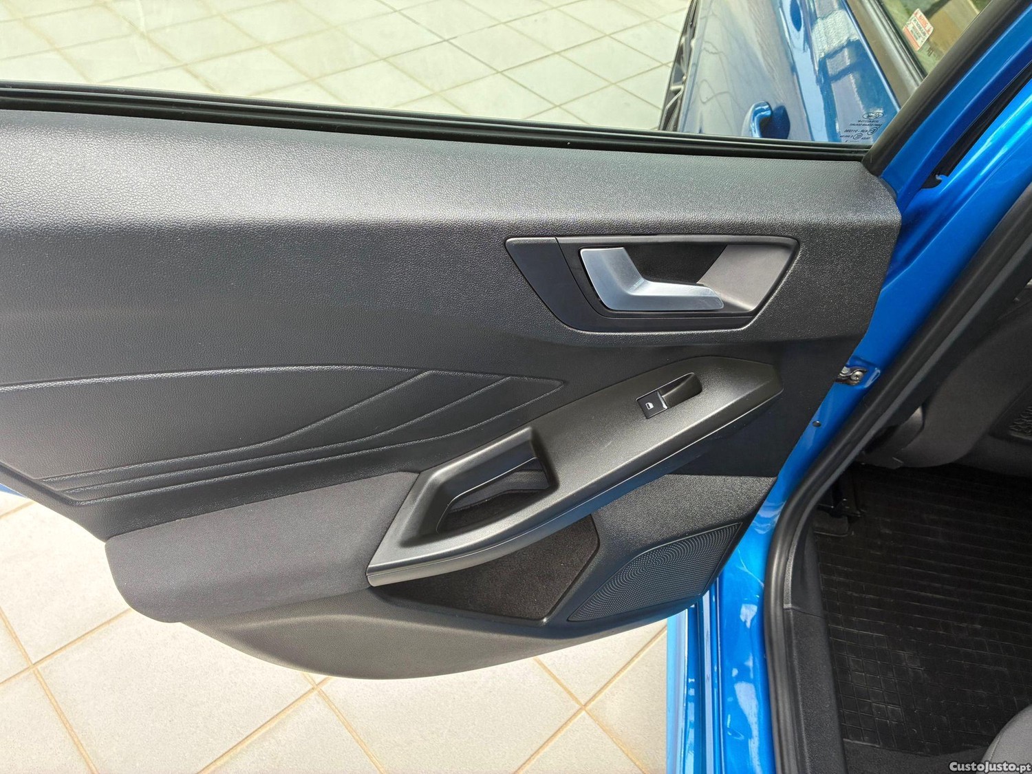 Ford Focus 1.0 EcoBoost Mild-Hybrid ST-Line X — fotografia 6