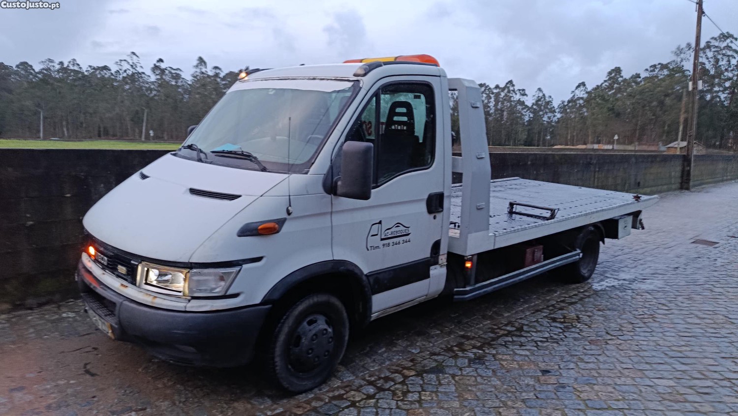 Iveco Daily daily 35/13 pronto socorro — fotografia 2