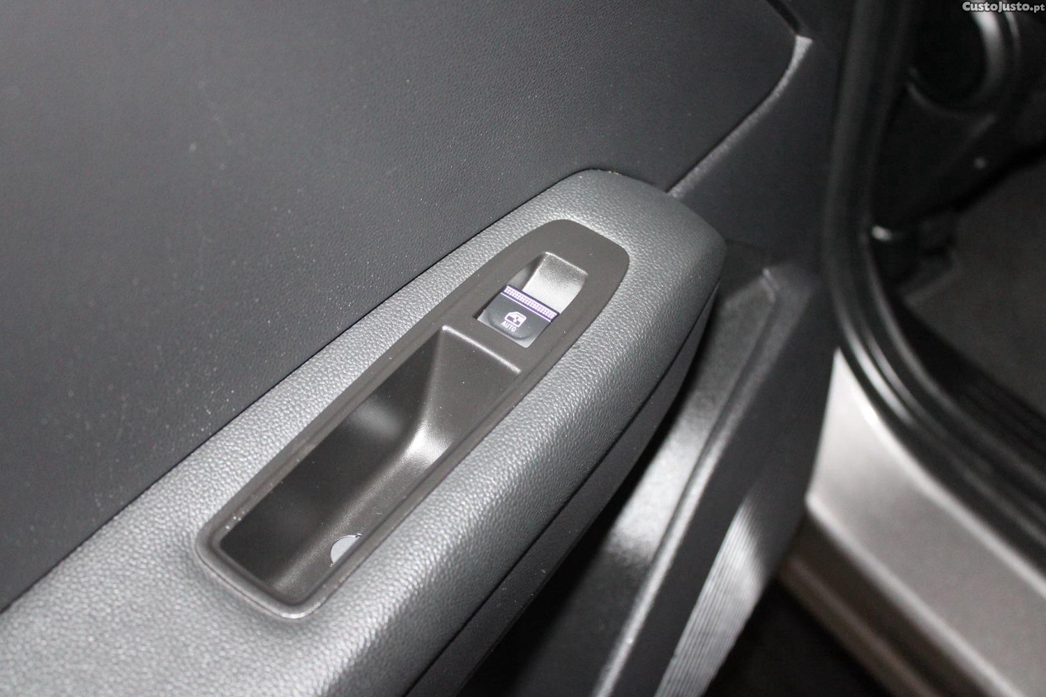 Renault Captur 1.0 TCE TECHNO — fotografia 8