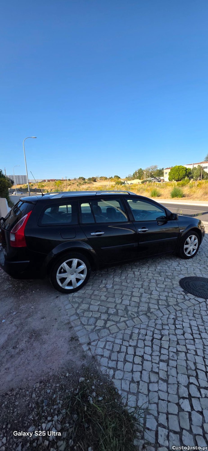 Renault Mégane 1.5 105CV caixa de 6 - 08 foto 2