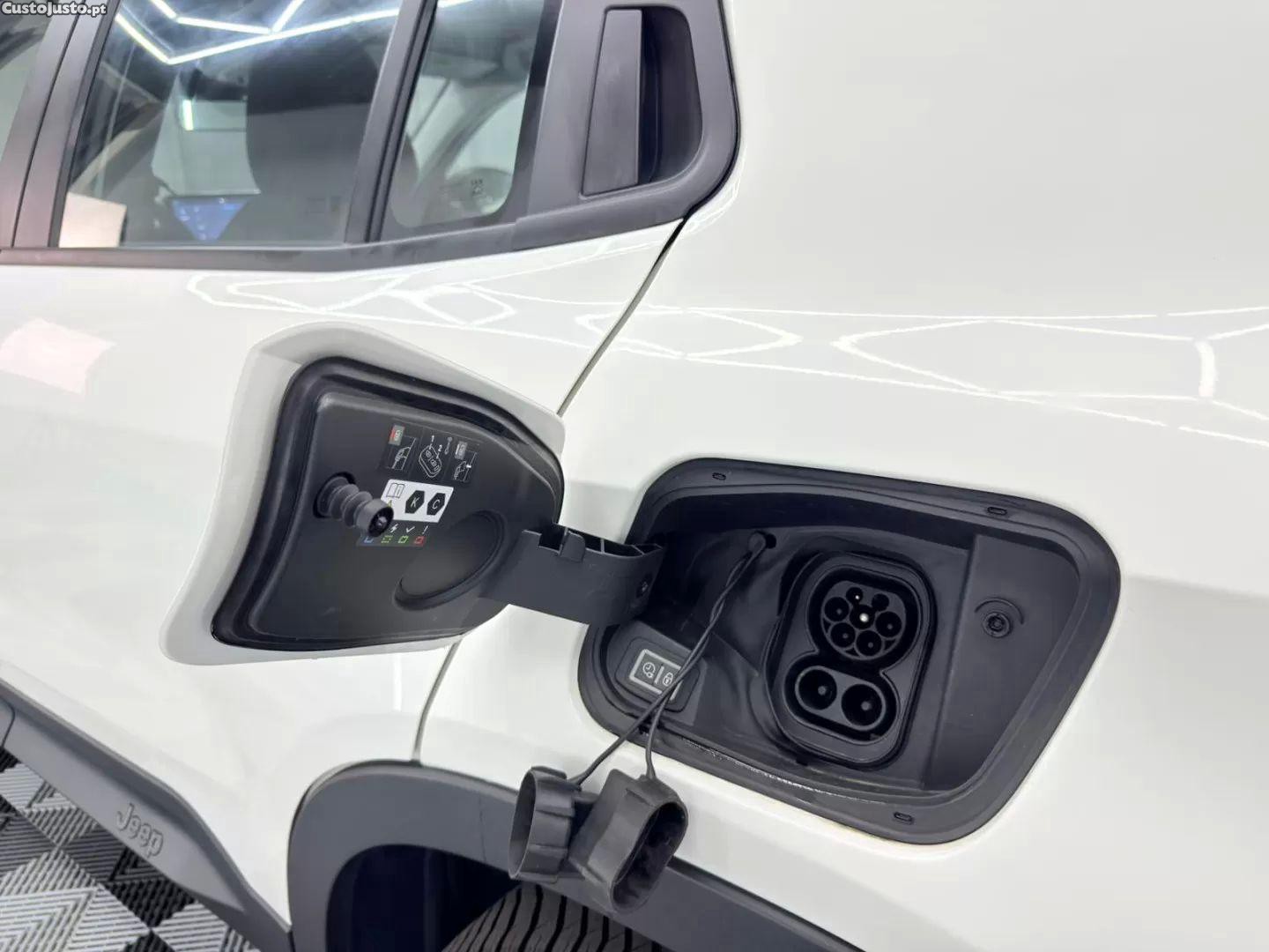 Jeep Avenger 54 kwh longitude — fotografia 13