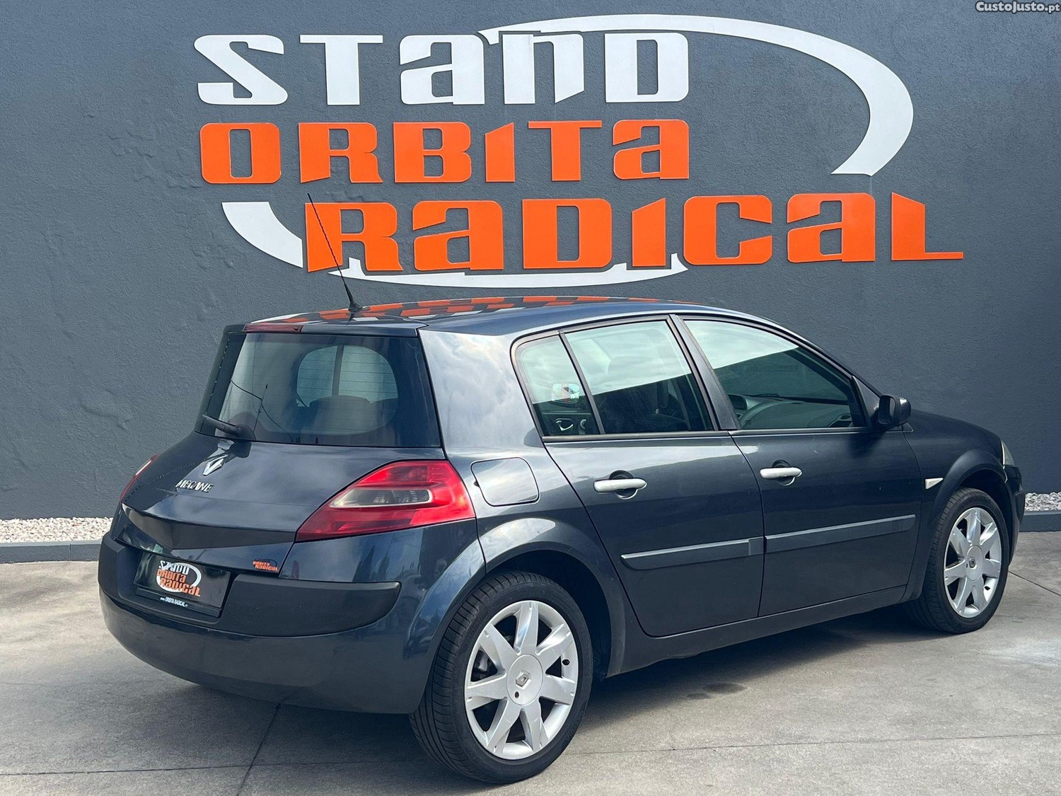 Renault Mégane 1.5 dCi Dynamique — fotografia 11