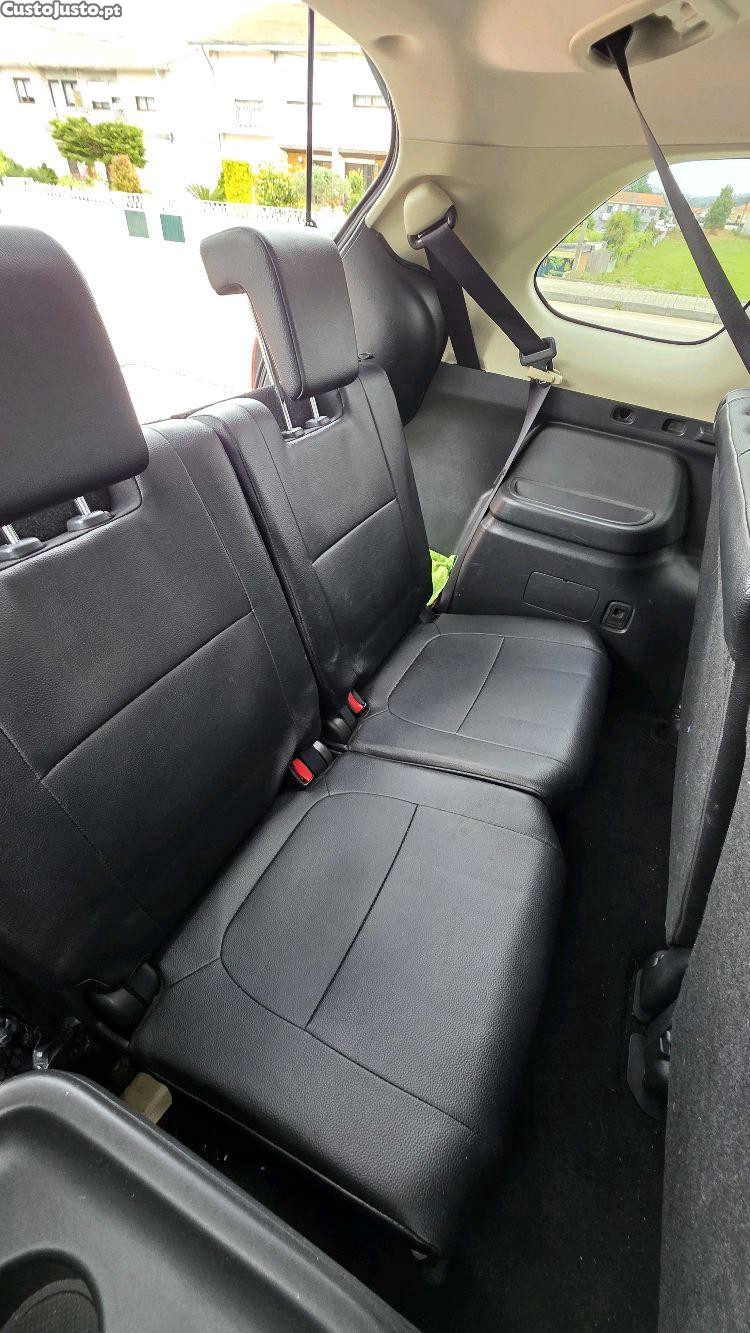 Mitsubishi Outlander 2.2 DI-D 7 Lugares (Nacional) — fotografia 3