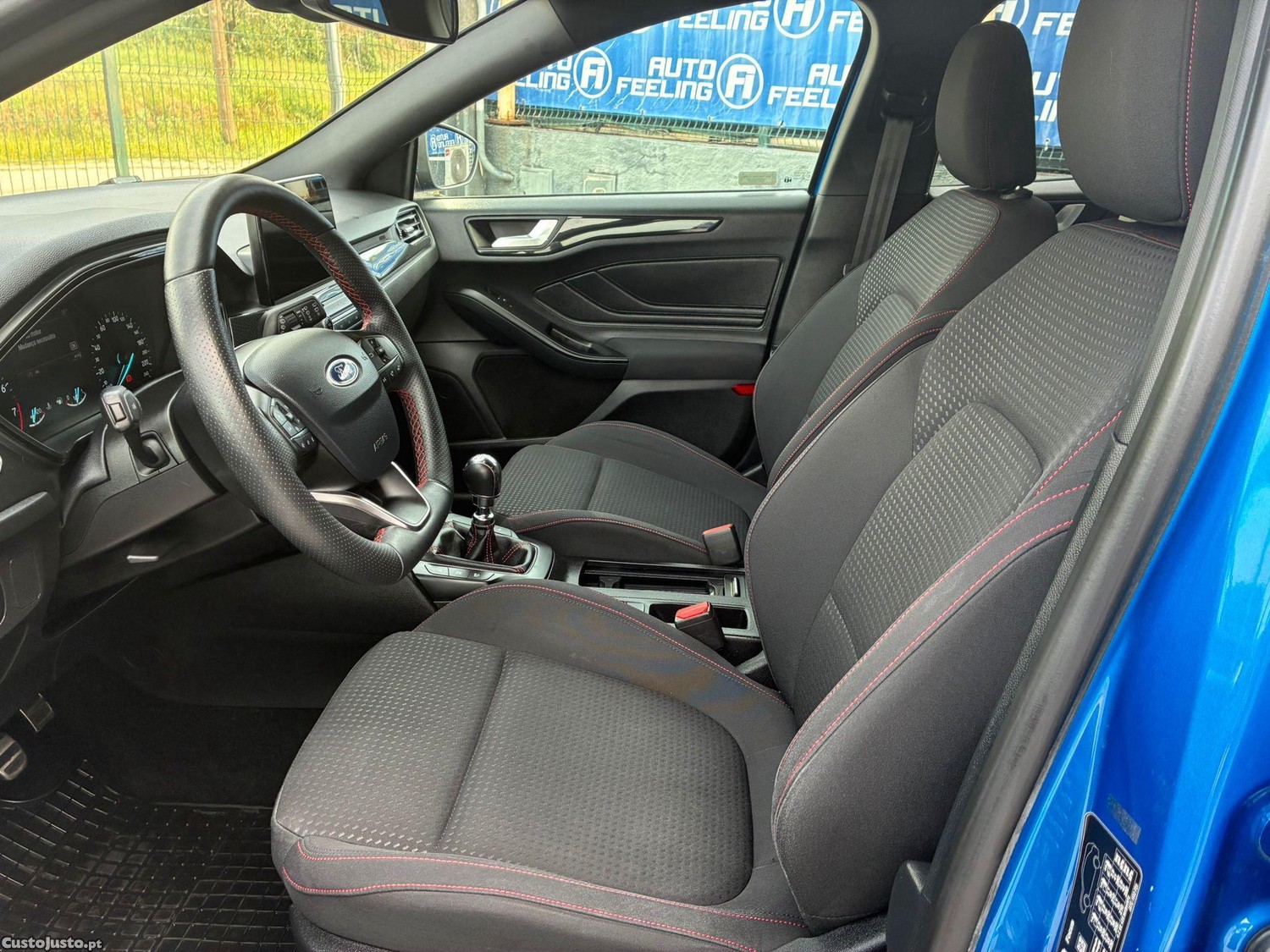 Ford Focus 1.0 EcoBoost Mild-Hybrid ST-Line X — fotografia 4