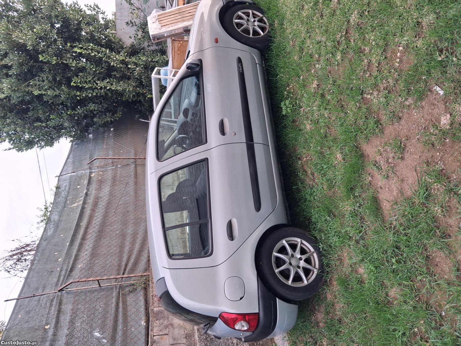 Renault Clio 1.9DTI — fotografia 5