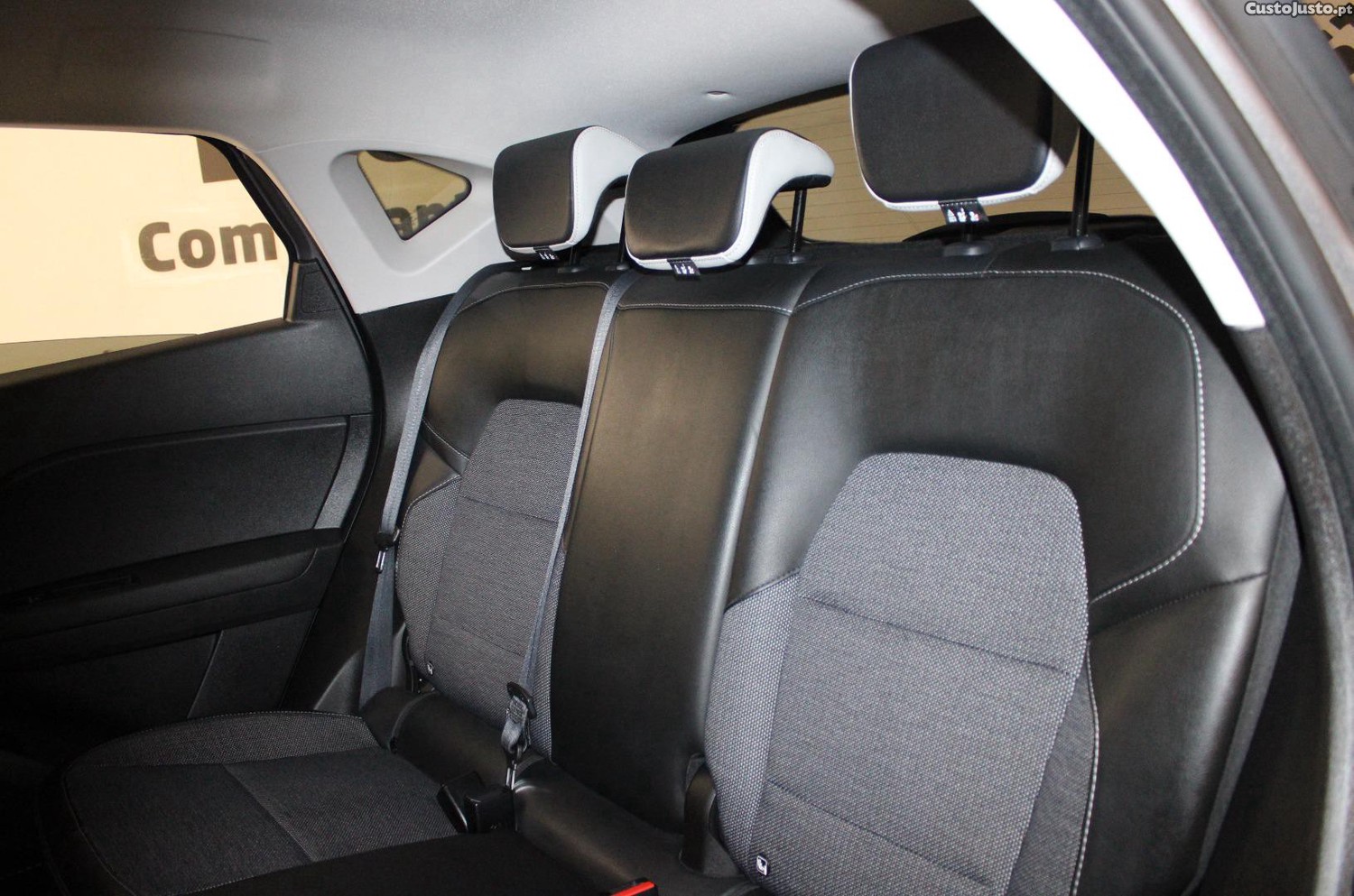 Renault Captur 1.0 TCE TECHNO — fotografia 7