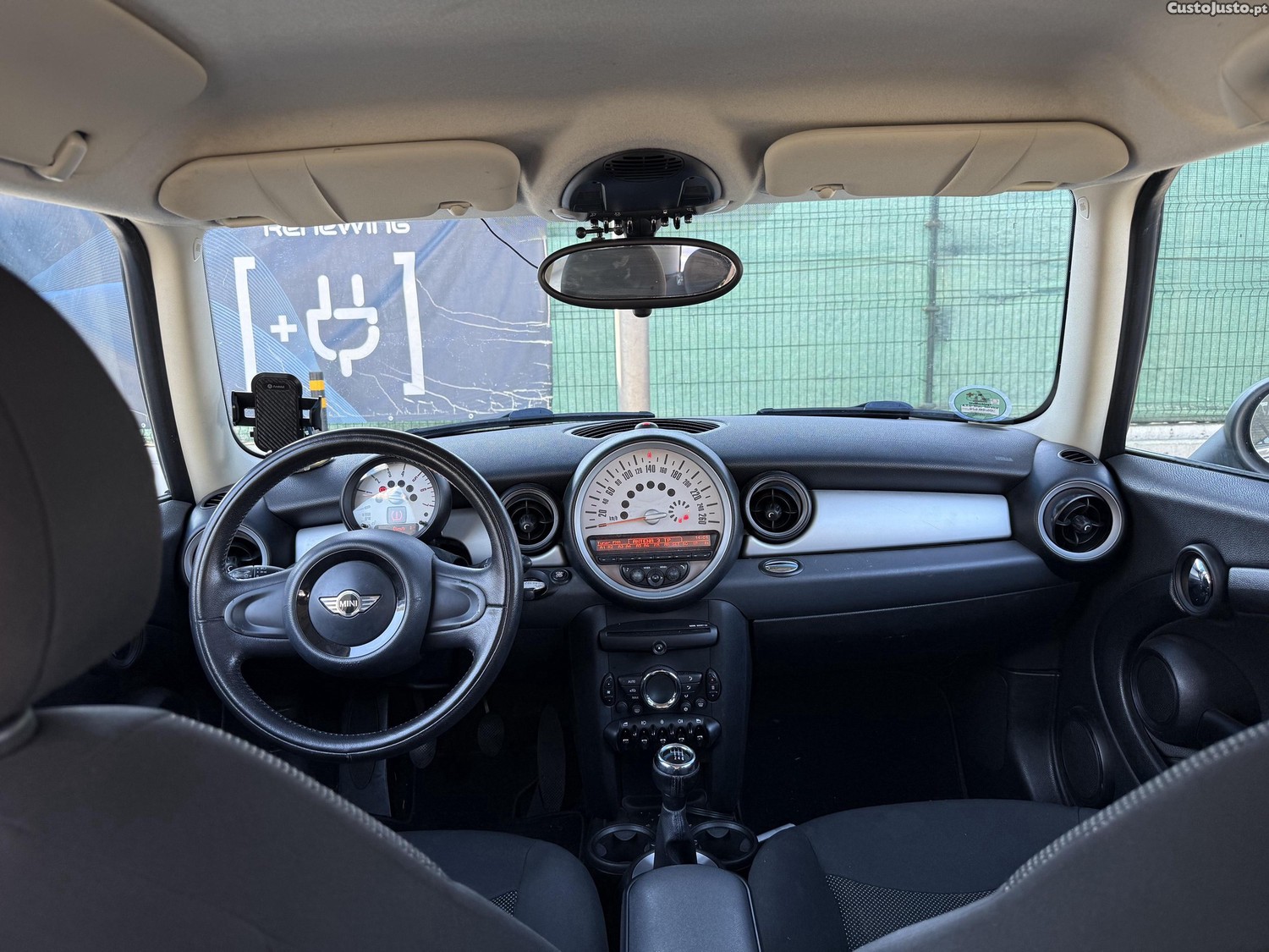 MINI Cooper 1.6 D — fotografia 5