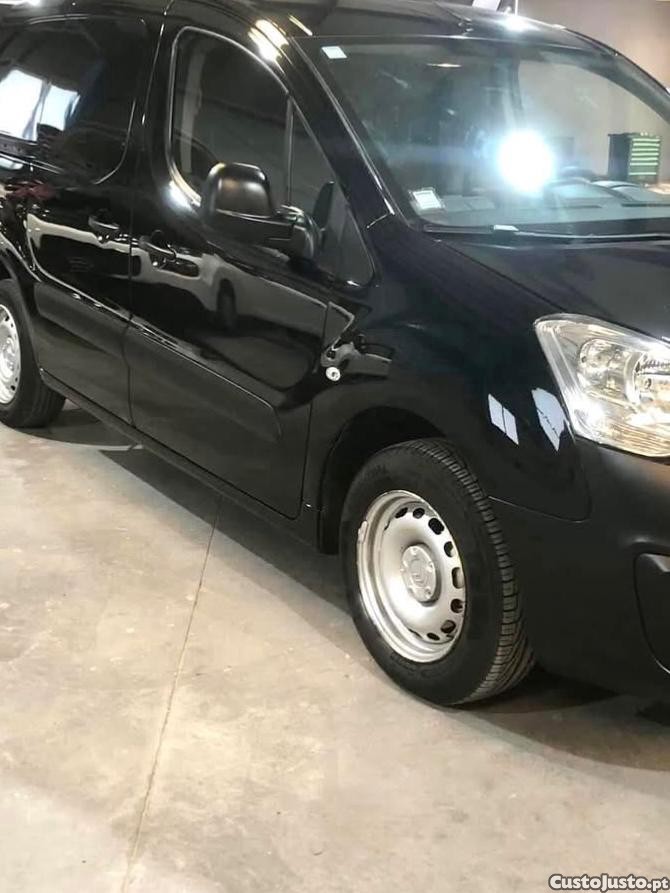 Citroën Berlingo 3 lugares - 17 — photo 2