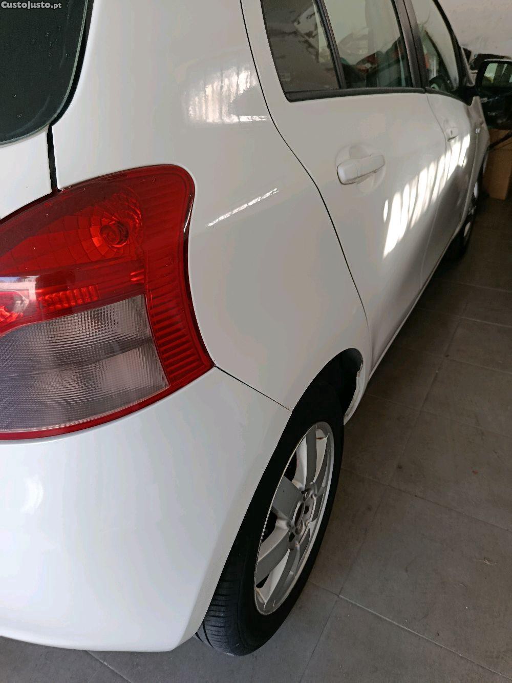 Toyota Yaris d4d - 08 foto 2