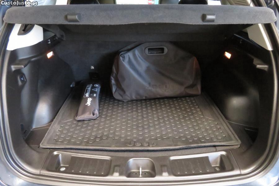 Jeep Compass 1.3 TG Trailhawk — fotografia 5