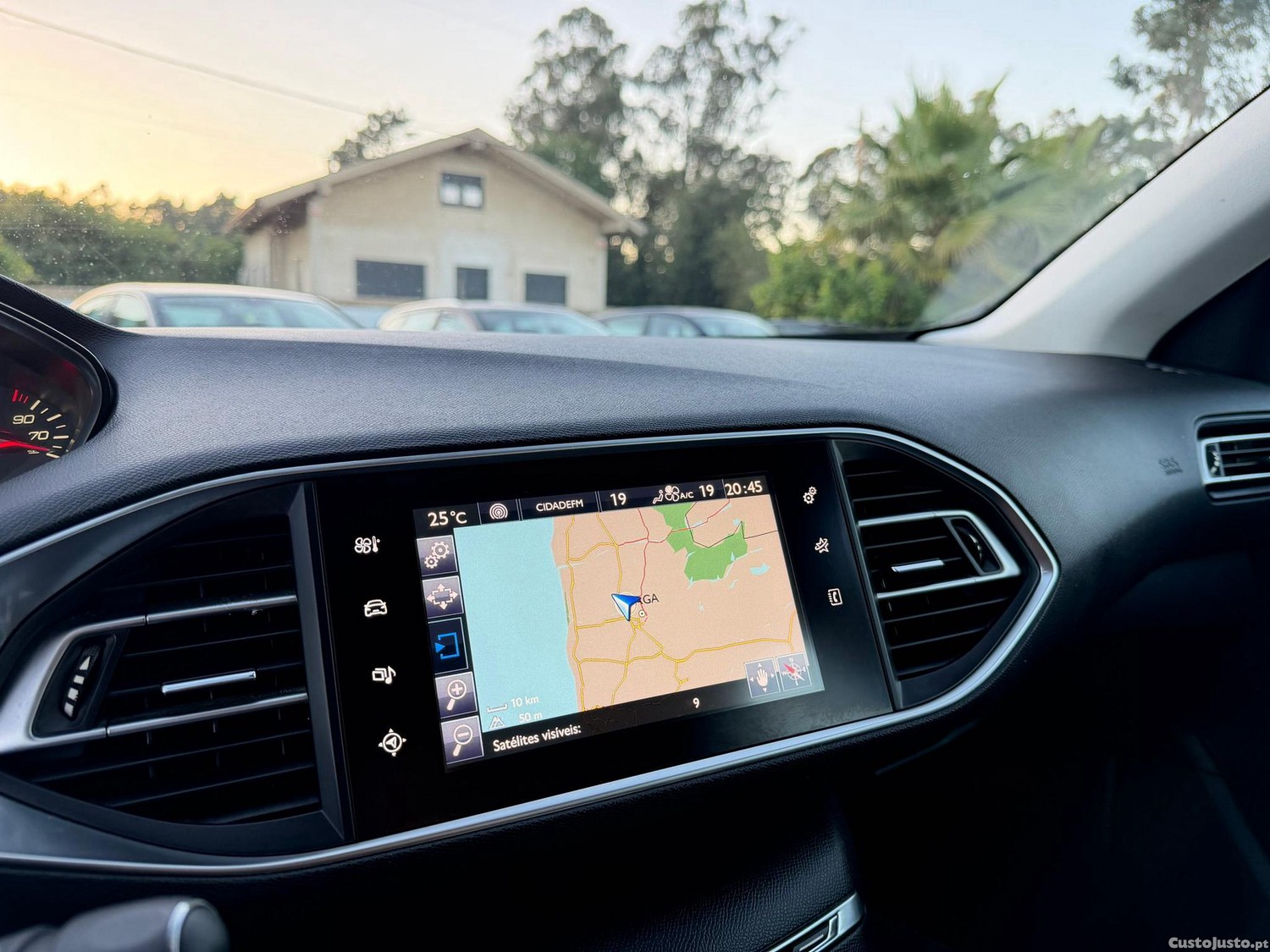 Peugeot 308 1.6 e-HDi Allure — fotografia 15
