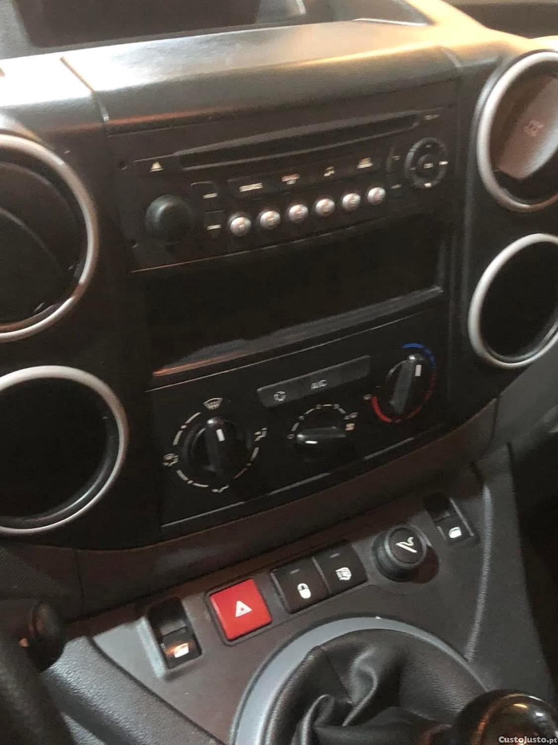 Citroën Berlingo 3 lugares - 17 — photo 4