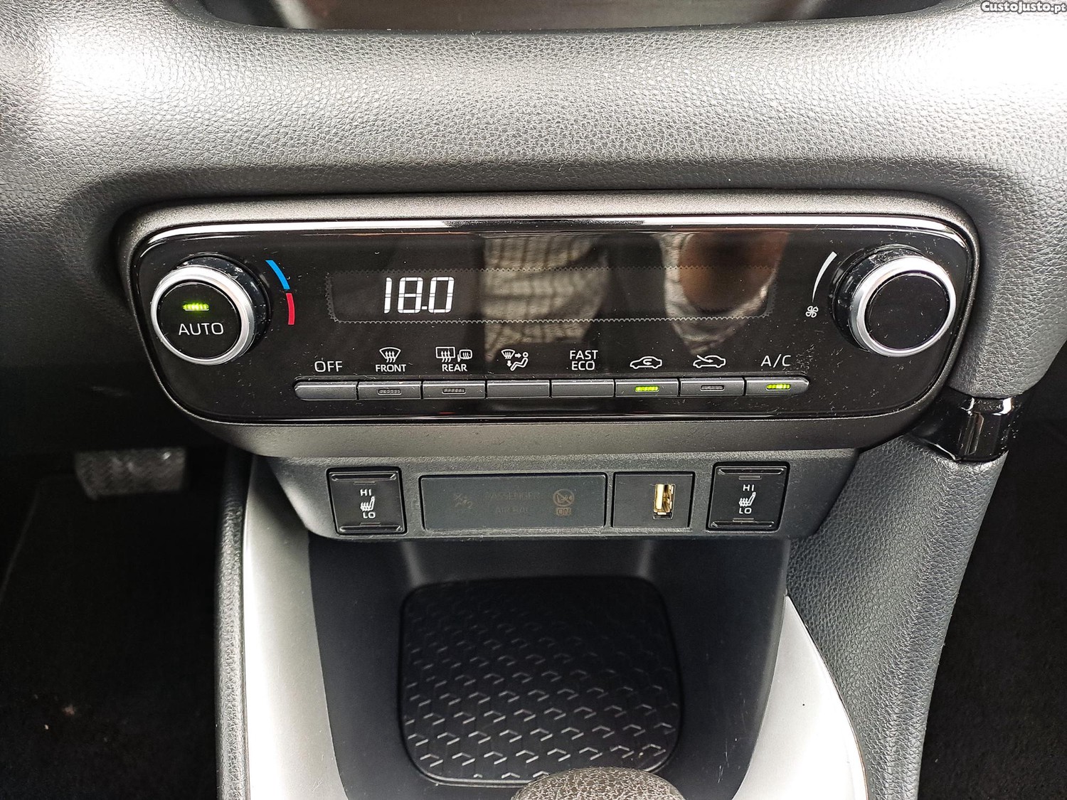 Toyota Yaris 1.5HDF EXCLUSIVE 116CV HIBRIDO/GASOLINA 2022 — fotografia 11