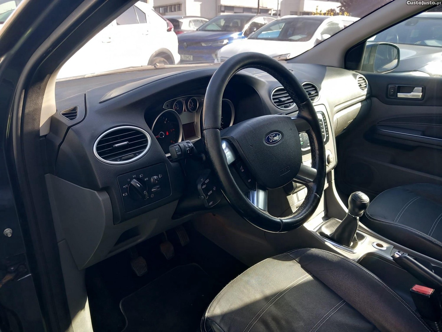 Ford Focus SW 1.6 TDCi Trend — fotografia 15