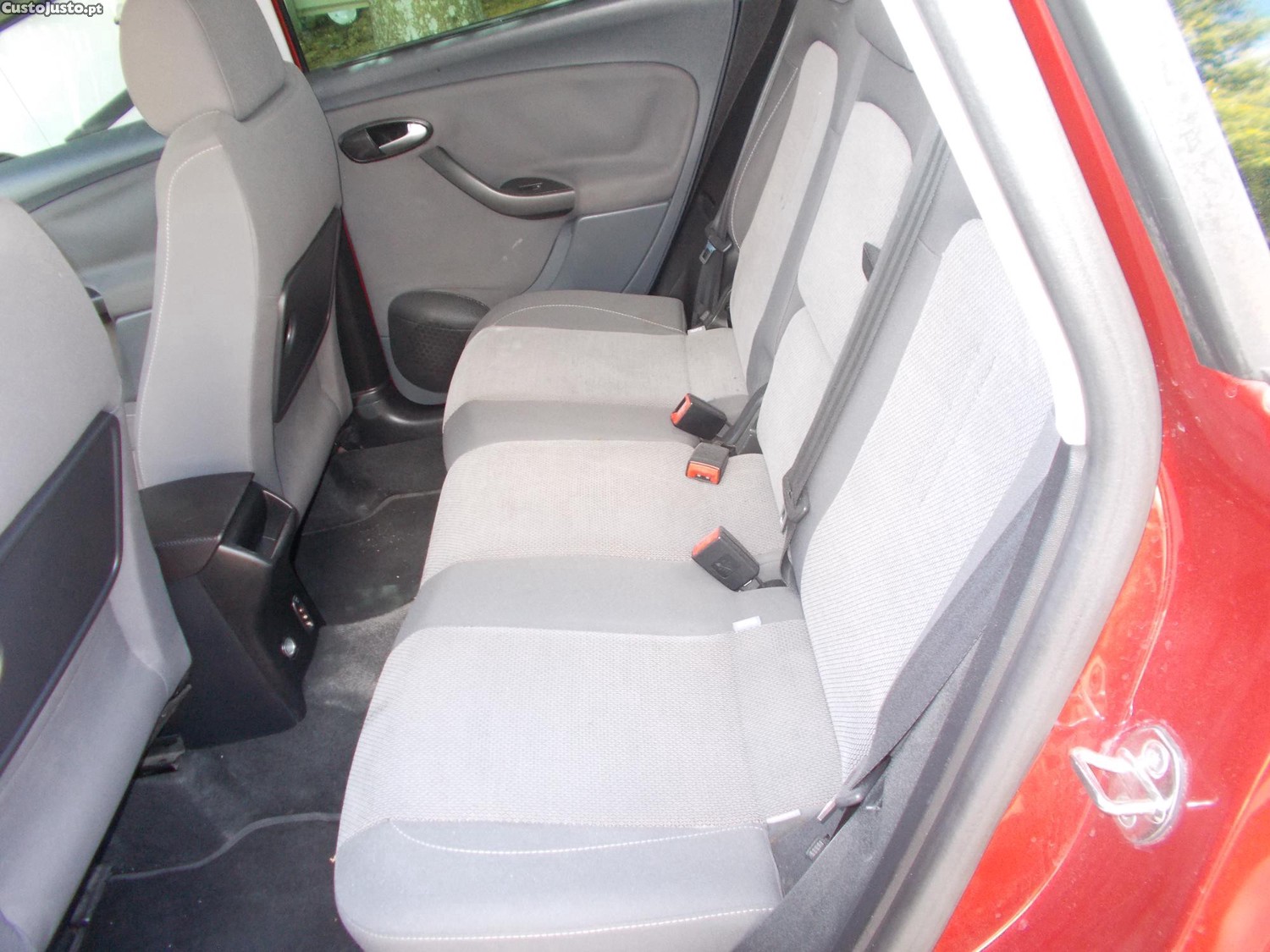 SEAT Altea 1.6 TDI xl bom estado muitos extras — fotografia 3