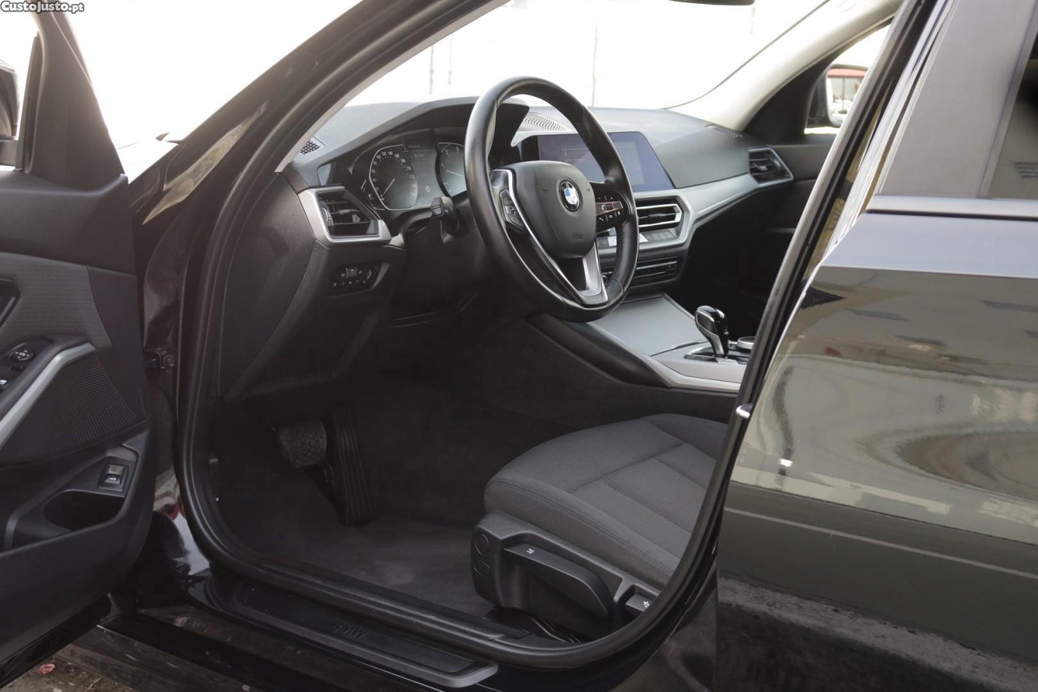 BMW 318 d Touring Advantage Auto 150cv — fotografia 41