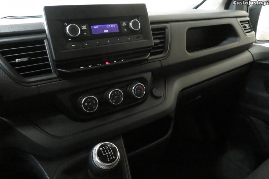 Renault Trafic 2.0 Blue dCi L1 Inte — fotografia 16
