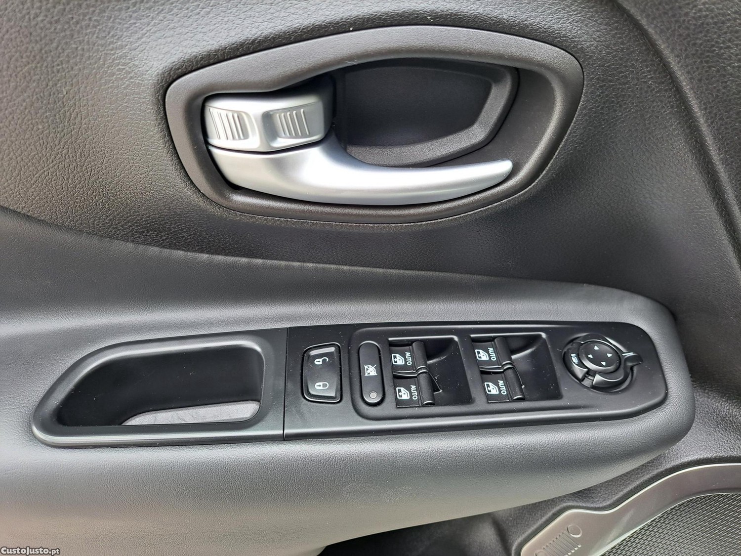 Jeep Renegade 1.0 T Limited - 19 foto 4