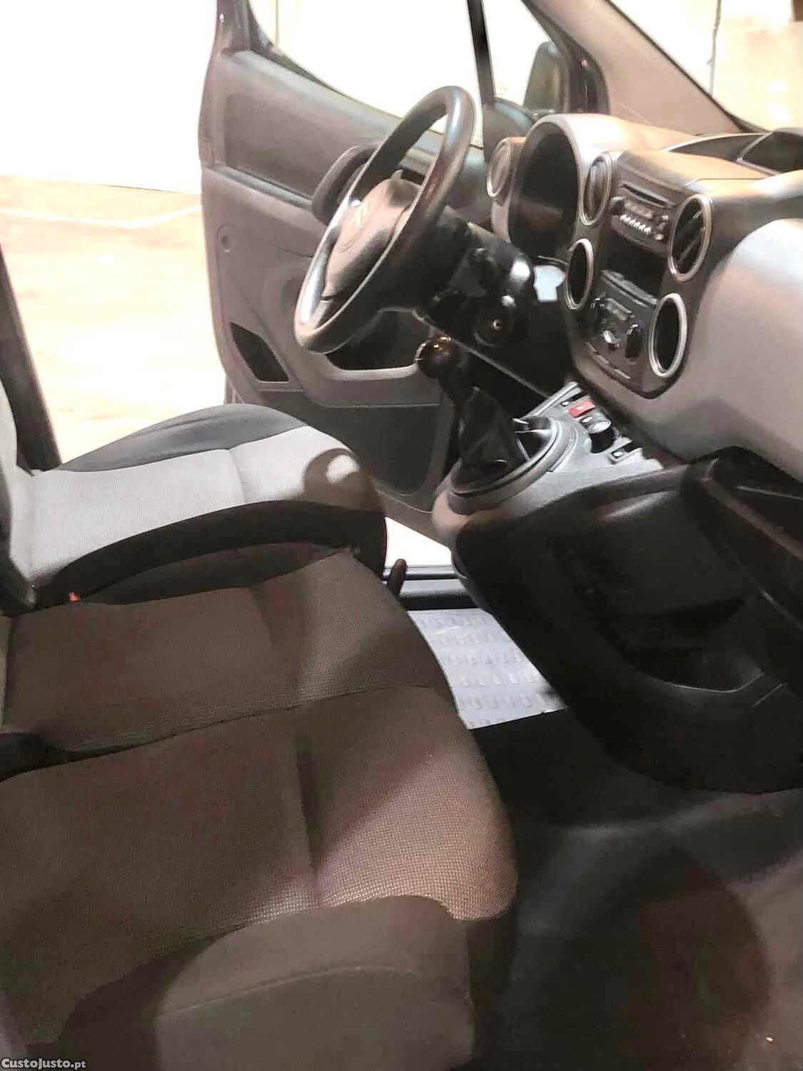 Citroën Berlingo 3 lugares - 17 — photo 3