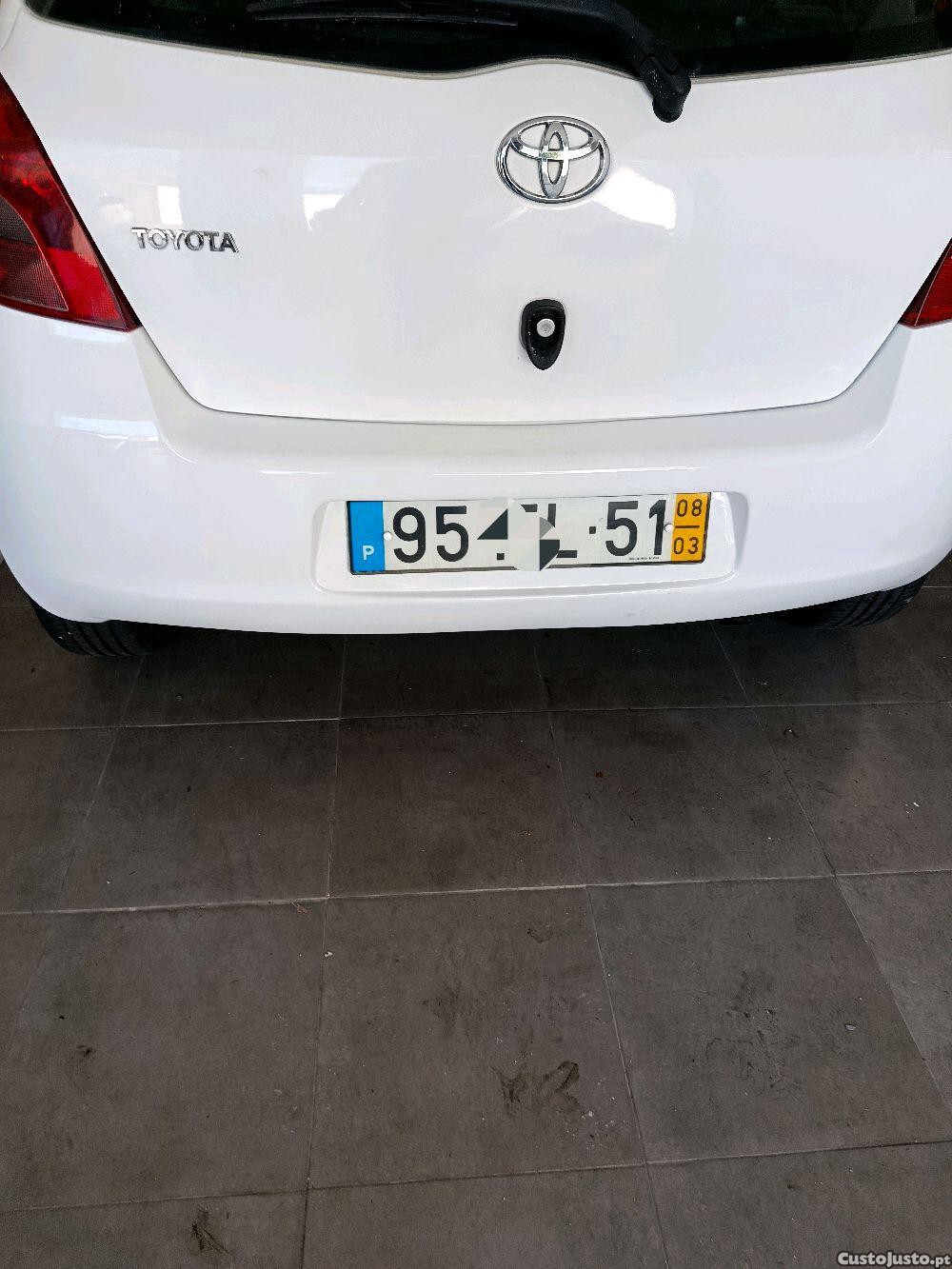 Toyota Yaris d4d - 08 foto 3