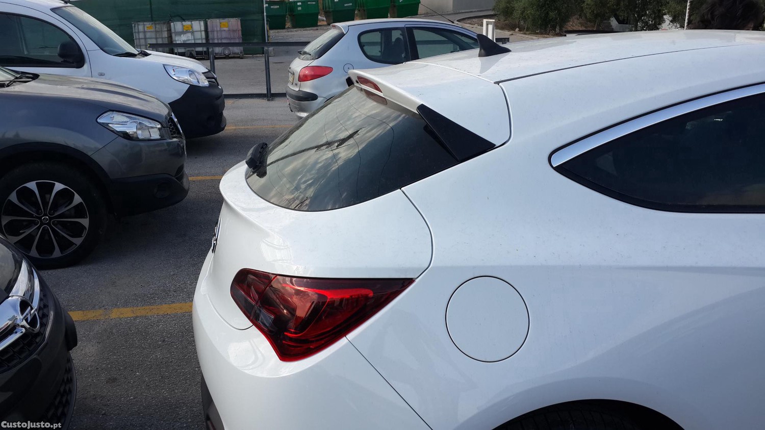 Opel Astra Gtc — fotografia 2