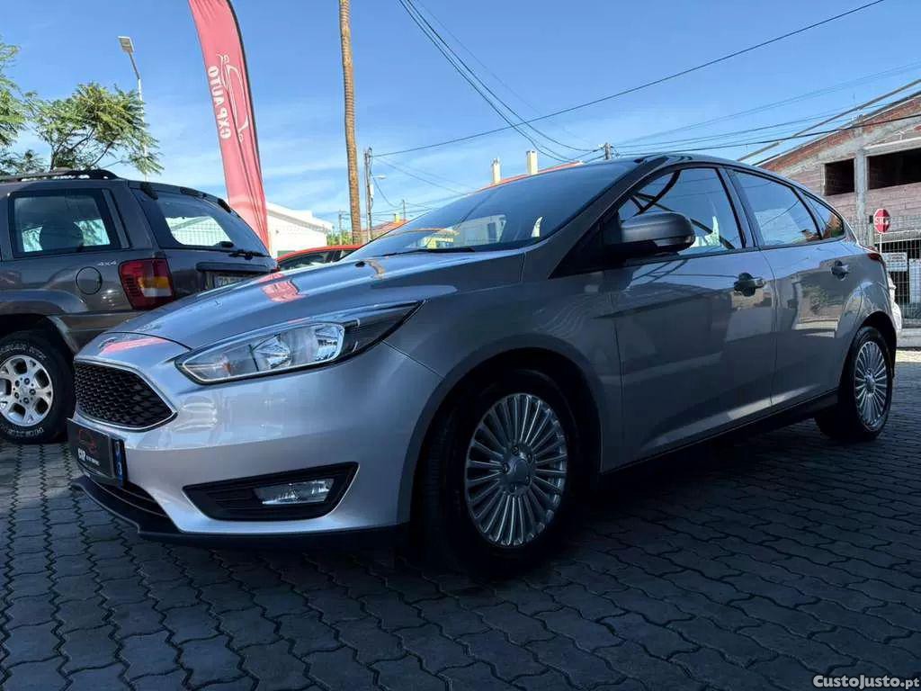 Ford Focus 1.5 ecoblue s&s aut. cool&connect — fotografia 3