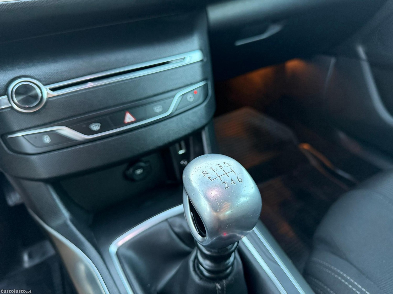 Peugeot 308 1.6 e-HDi Allure — fotografia 12