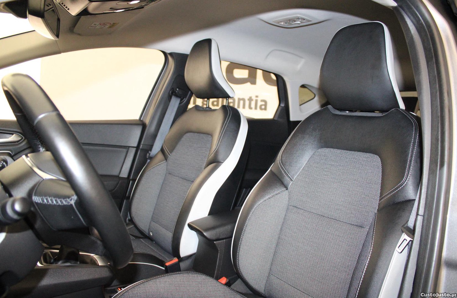 Renault Captur 1.0 TCE TECHNO — fotografia 10
