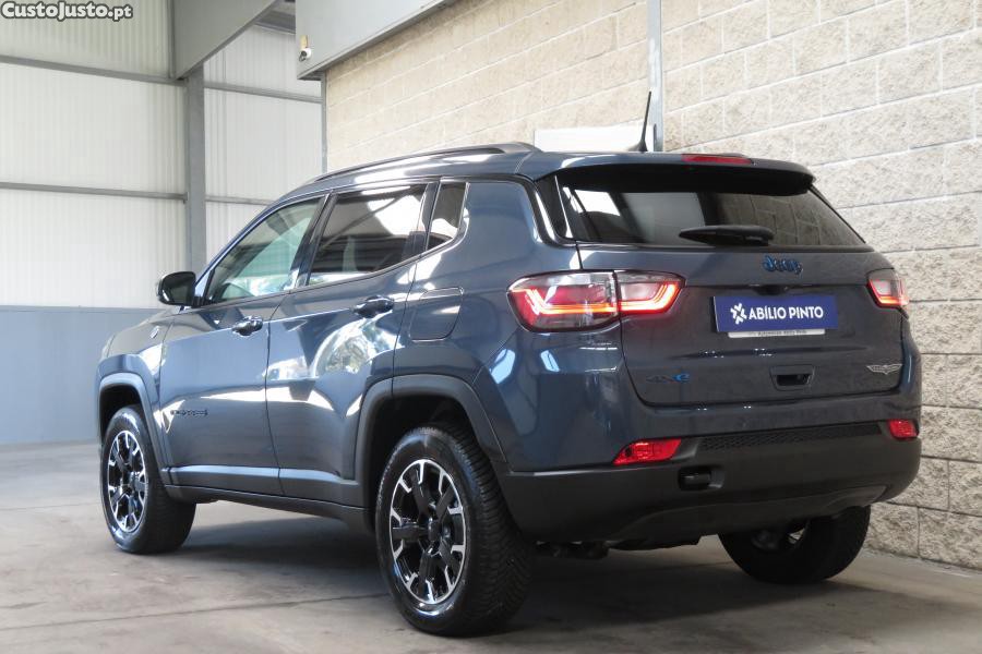 Jeep Compass 1.3 TG Trailhawk — fotografia 28
