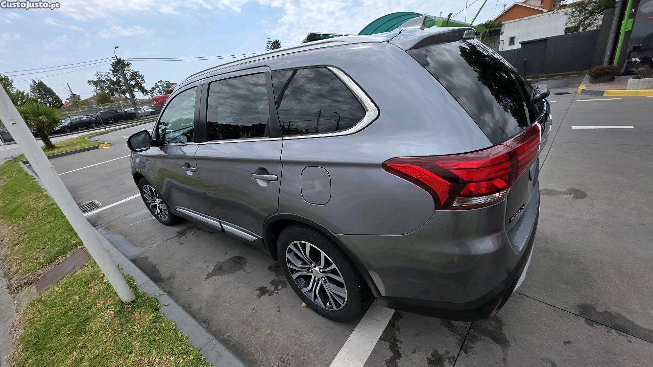 Mitsubishi Outlander 2.2 DI-D 7 Lugares (Nacional) — fotografia 10