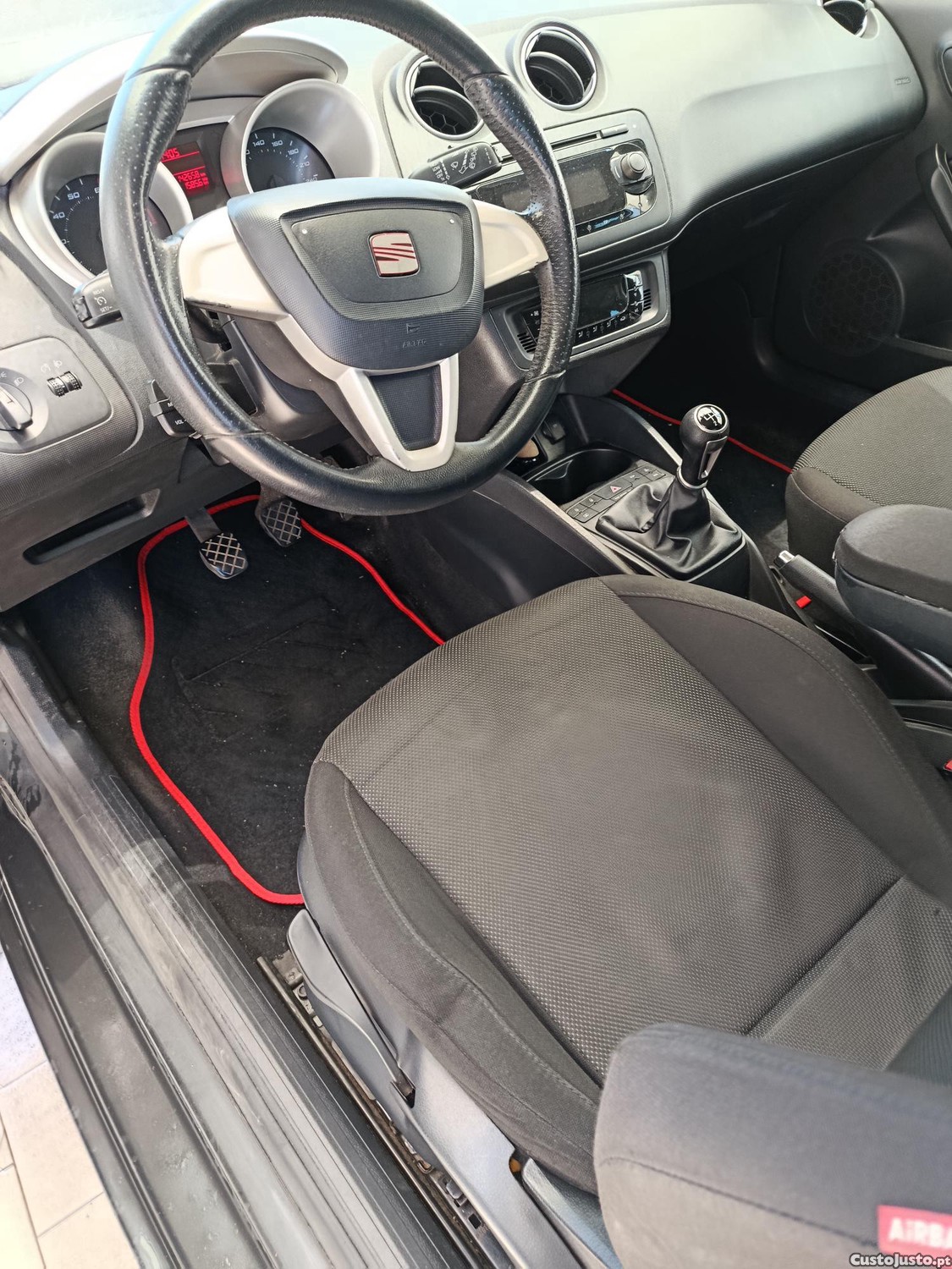 SEAT Ibiza Sport coupé 1.4 — fotografia 4