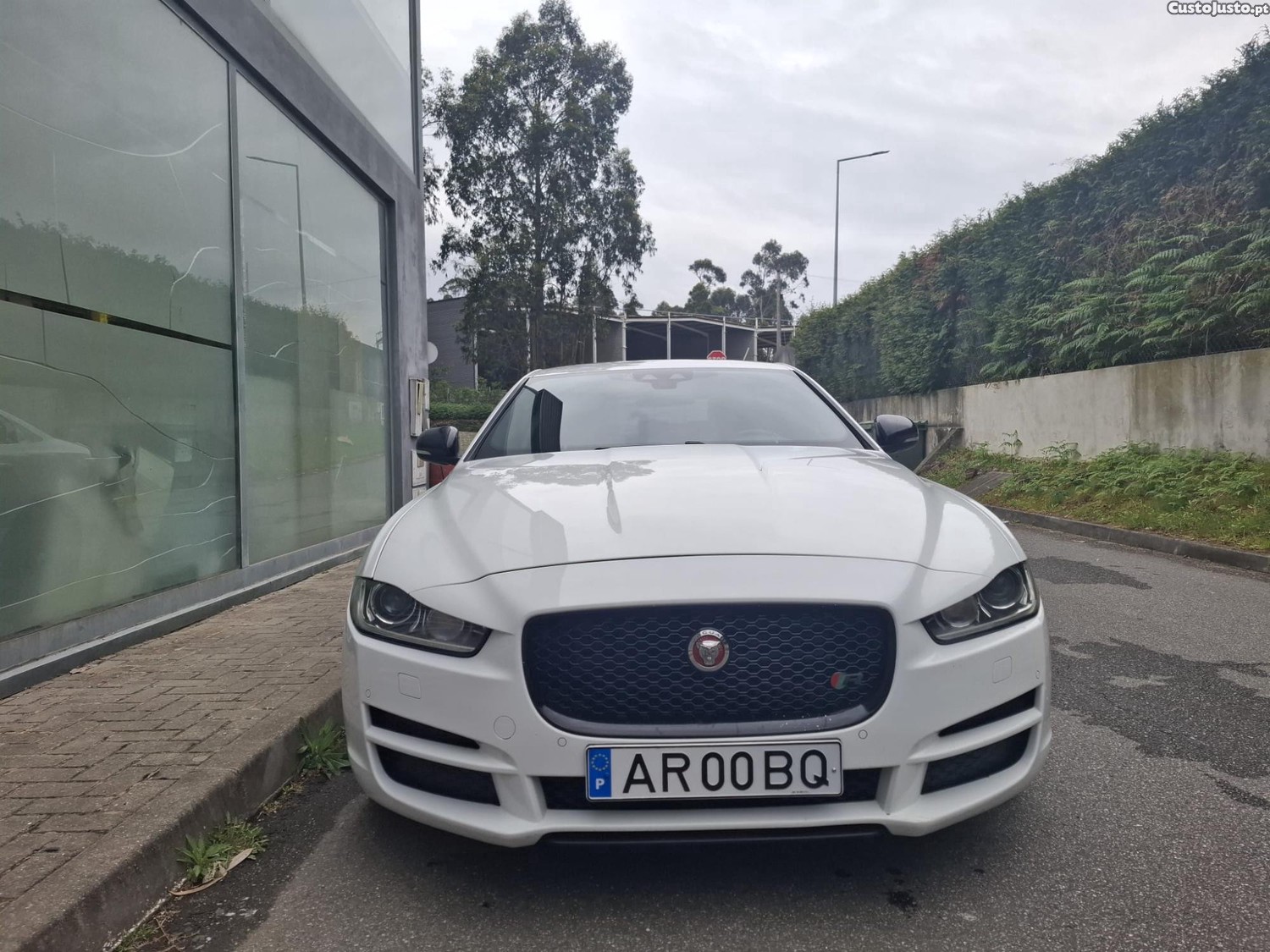 Jaguar XE R Sport - 15 foto 4