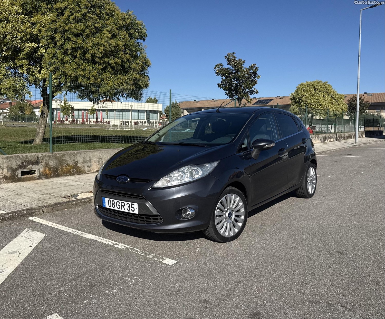 Ford Fiesta 1.6HDi 90 Titanium - 08 foto 2