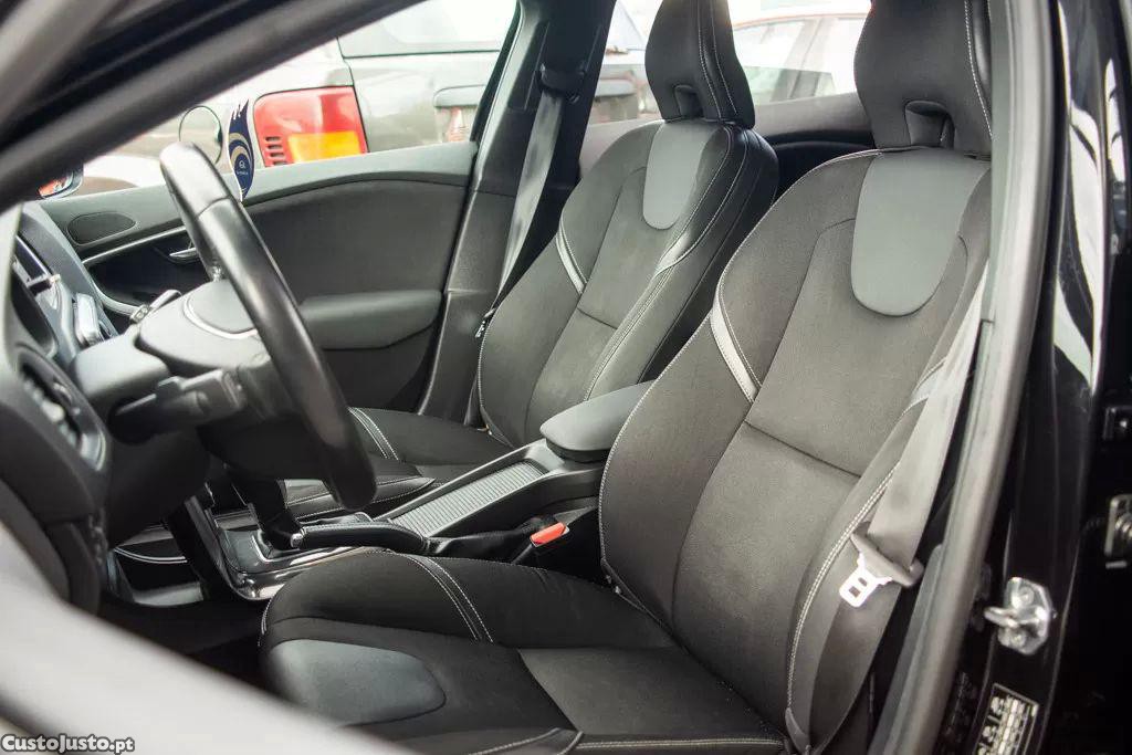 Volvo V40 2.0 d2 inscription geartronic — fotografia 6