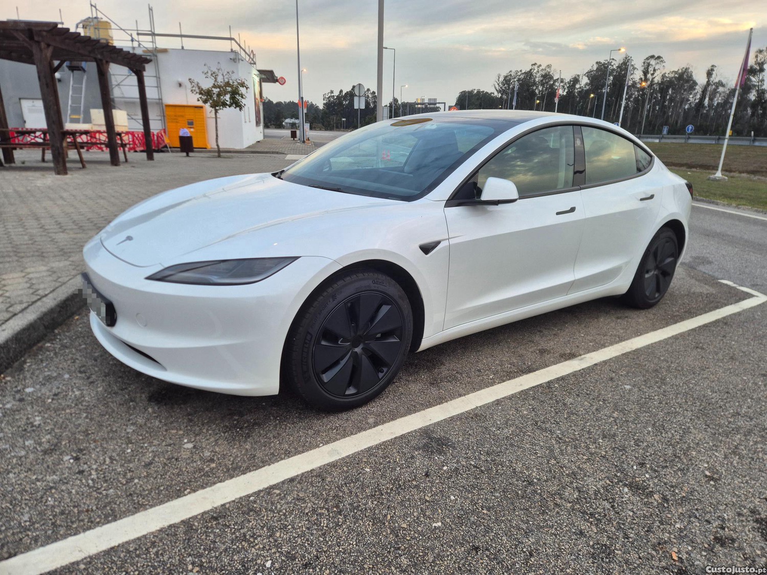 Tesla Model 3 3 — fotografia 9