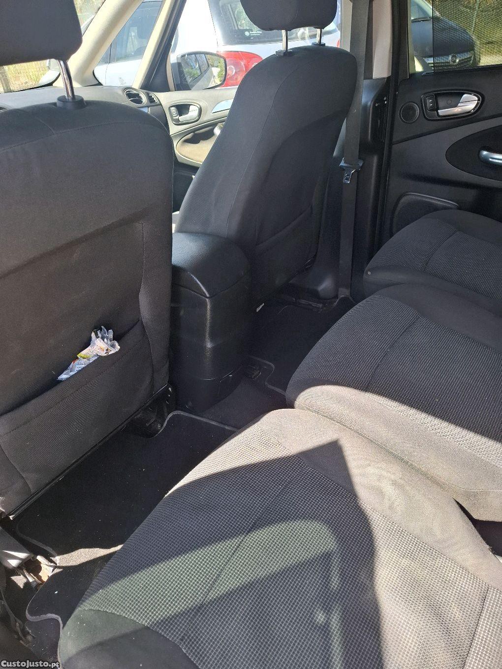 Ford S-Max 1.8 tdci — fotografia 2