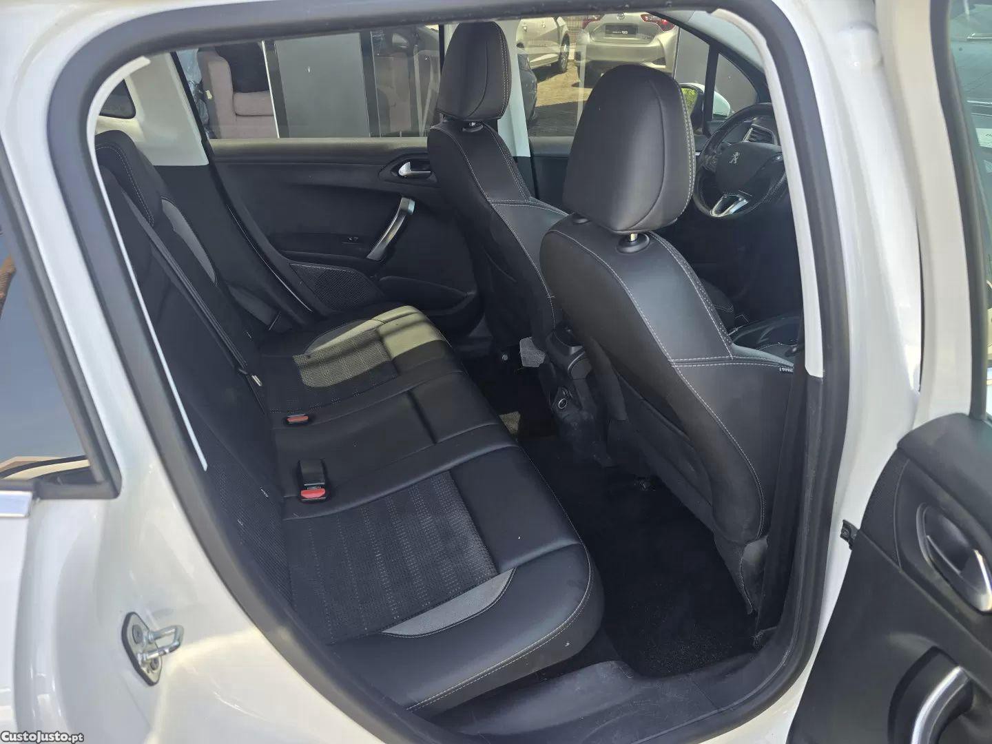 Peugeot 2008 1.2 puretech allure eat6 — fotografia 3