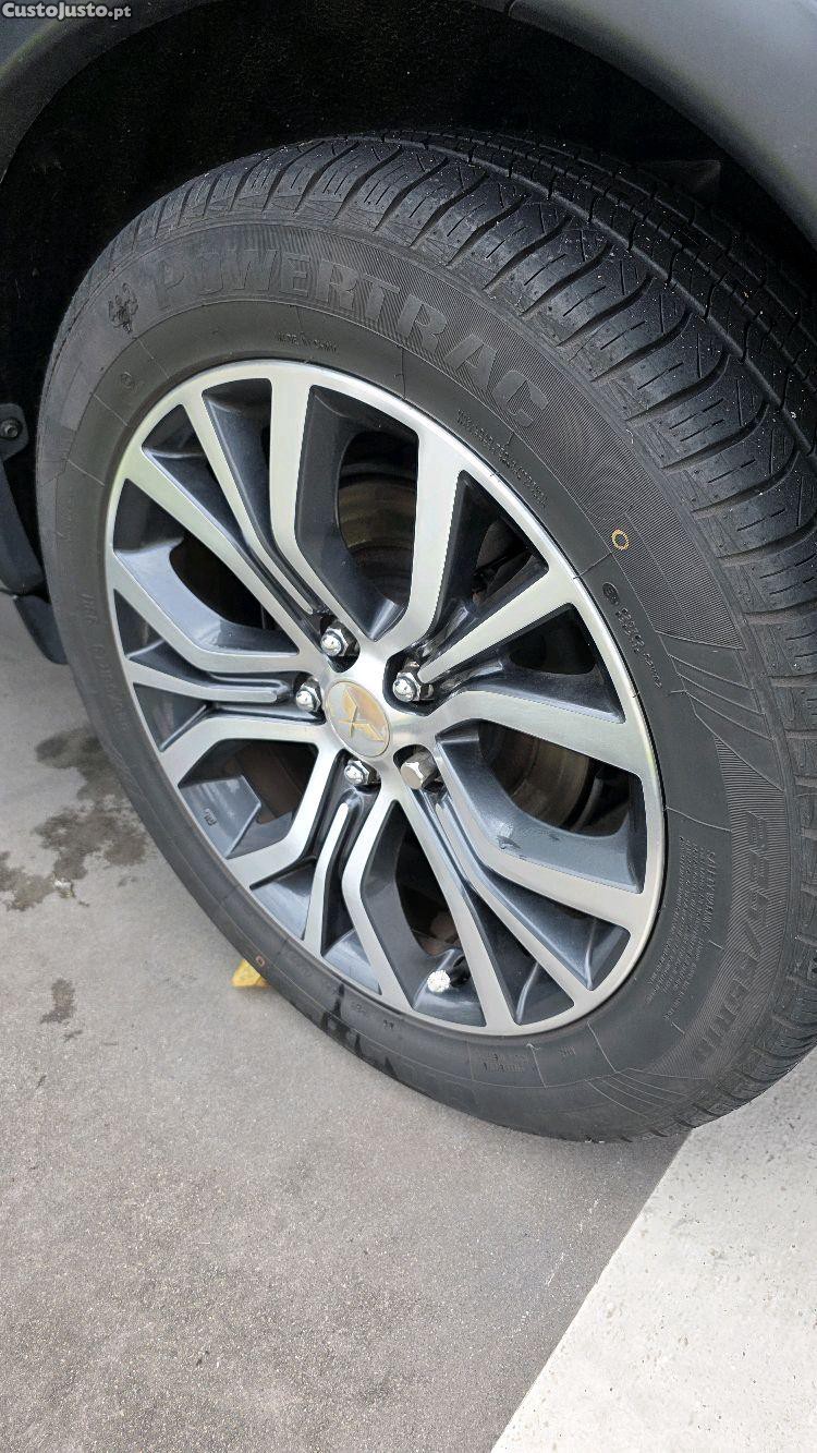 Mitsubishi Outlander 2.2 DI-D 7 Lugares (Nacional) — fotografia 6