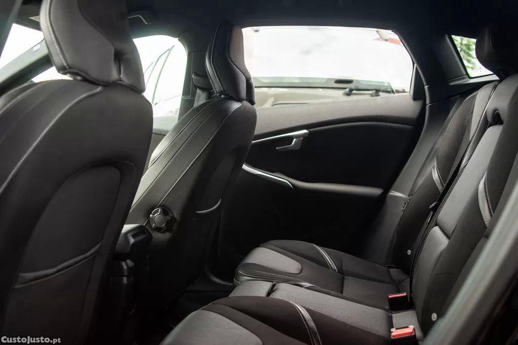 Volvo V40 2.0 d2 inscription geartronic — fotografia 5