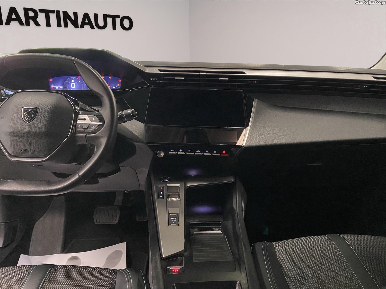 Peugeot 308 SW 1.2 PureTech Allure EAT8 — fotografia 12