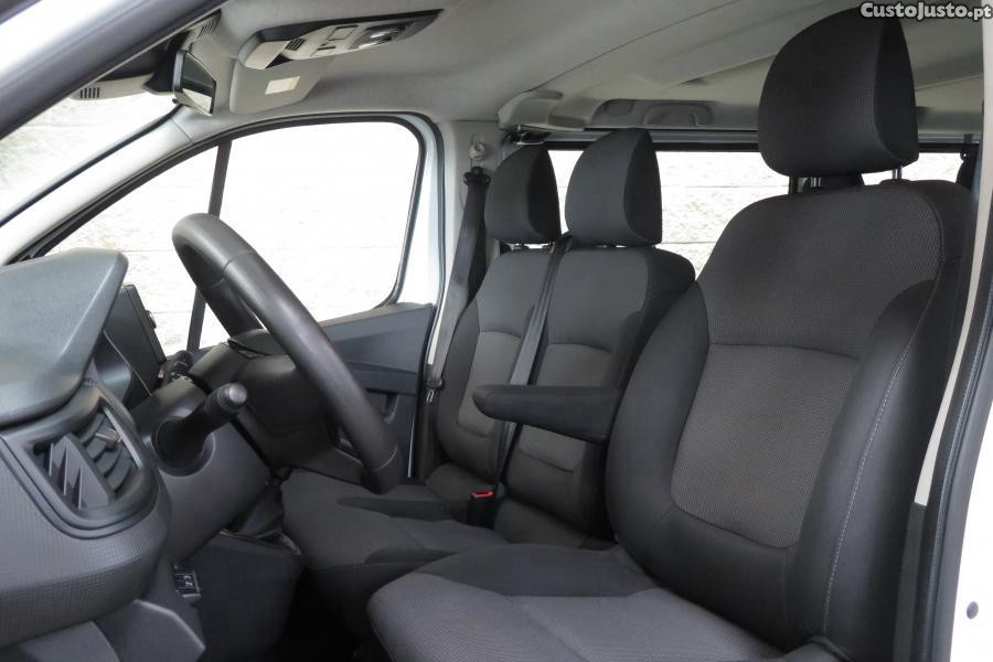 Renault Trafic 2.0 Blue dCi L1 Inte — fotografia 22