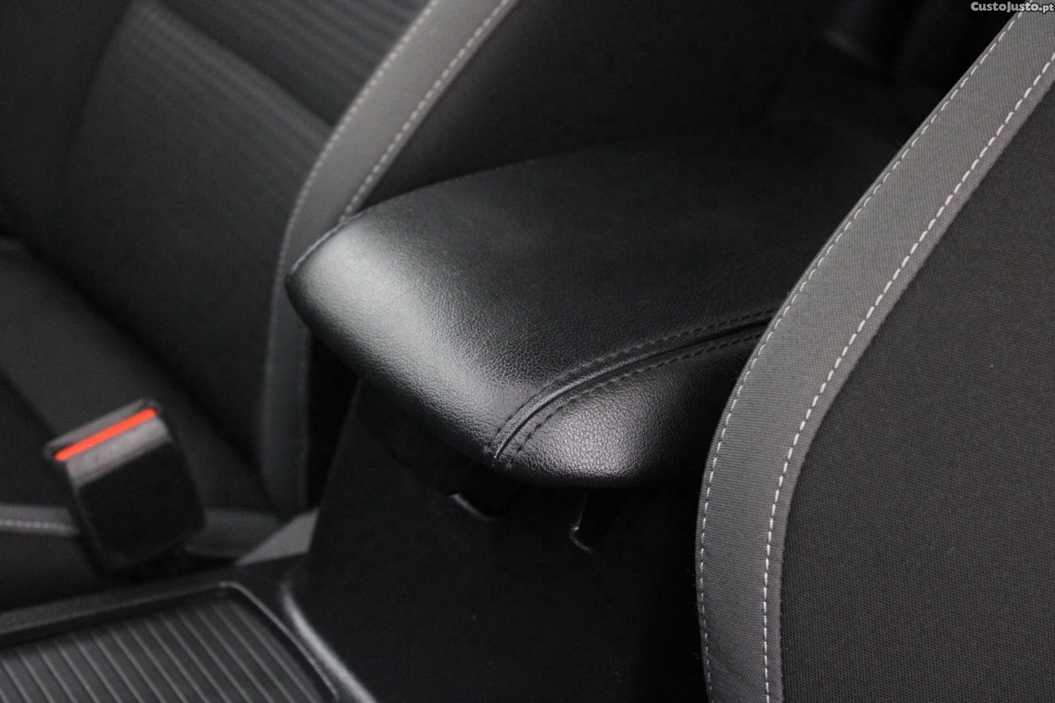 Ford Focus 1.0 ECOBOOST CONNECTED — fotografia 9