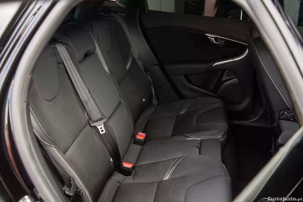 Volvo V40 2.0 d2 inscription geartronic — fotografia 10