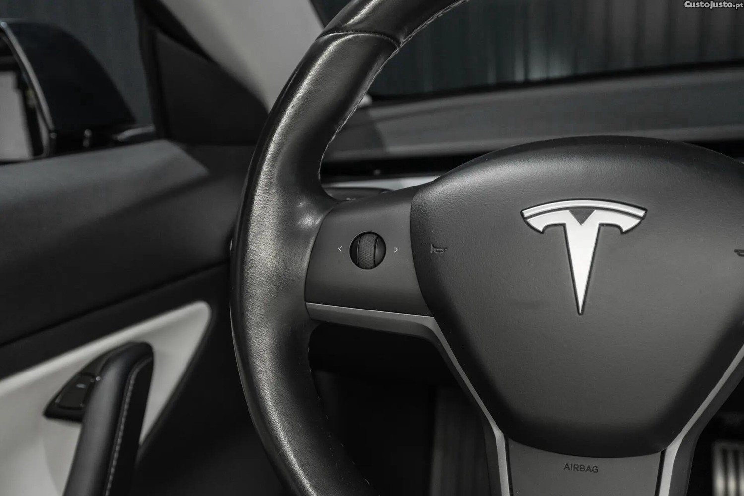 Tesla Model 3 Performance Dual Motor AWD — fotografia 16