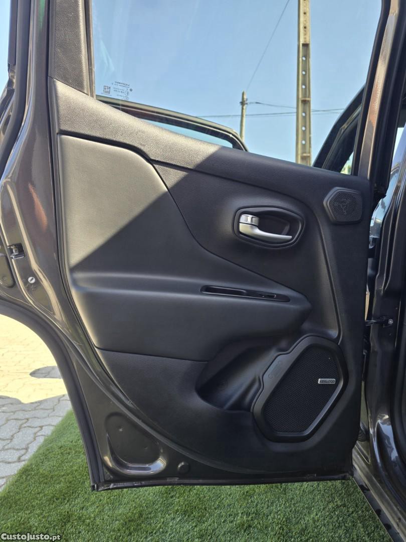 Jeep Renegade 1.0 T 80º Aniversário — fotografia 10